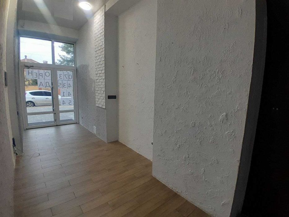 Центр міста! Оренда фасадного приміщення з ремонтом!