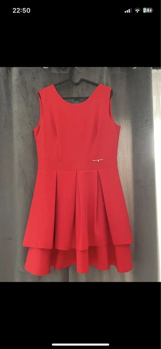 Czerwona sukienka koktajlowa
