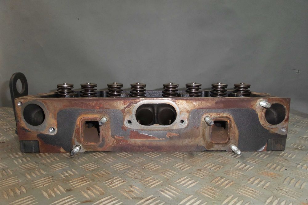 Głowica do silnika Perkins 4.236. Cylinder head Perkins 4.236