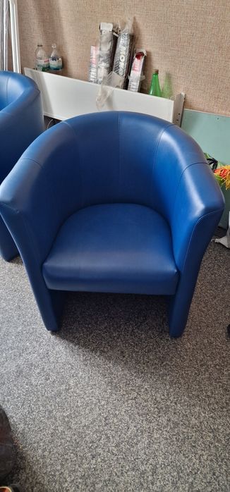 Продам стільці шкіряні