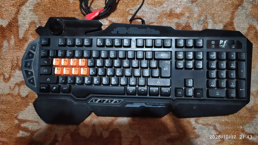 Продам игровую клавиатуру