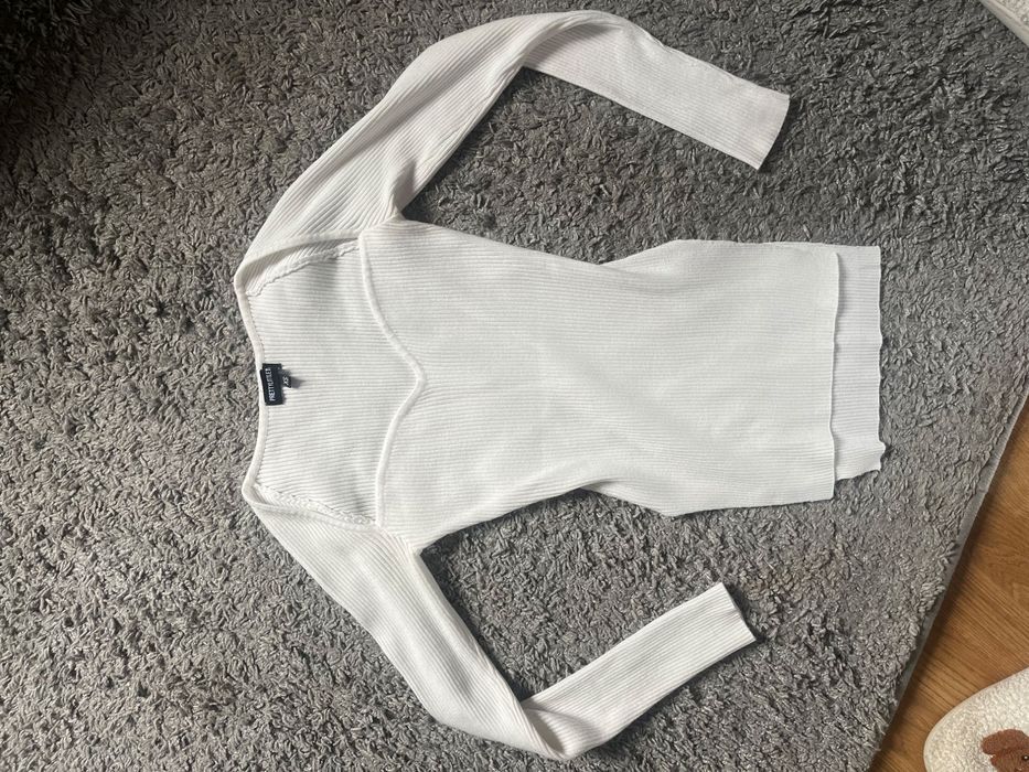 Біла кофтинка Prettylittlethings