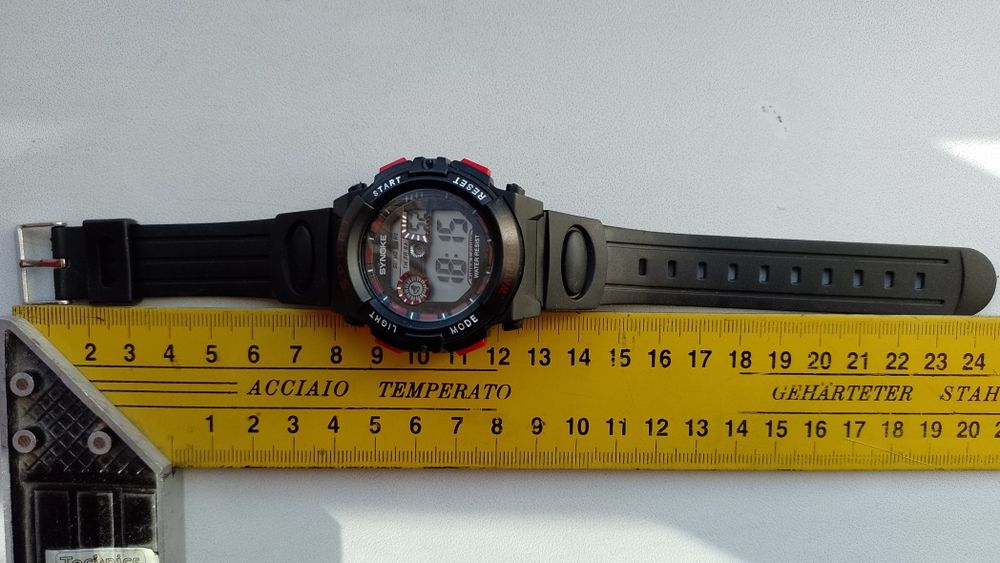 Часы Synoke ударопрочные. Водонепроницаемые.