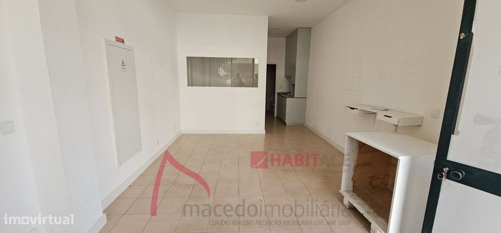 Loja para Comércio ou Serviços - Próxima da Alameda do Fujacal - Braga