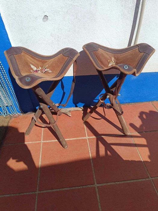 Par de cadeiras de caça vintage em couro