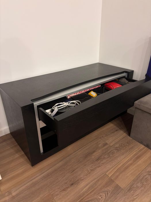 Móvel de TV em Madeira Maciça – 120x50x50cm – Aveiro
