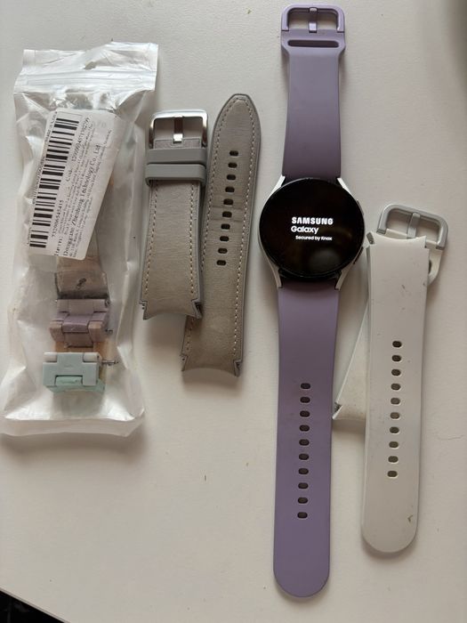 Samsung Galaxy Watch 5 40mm Silver — Bom estado