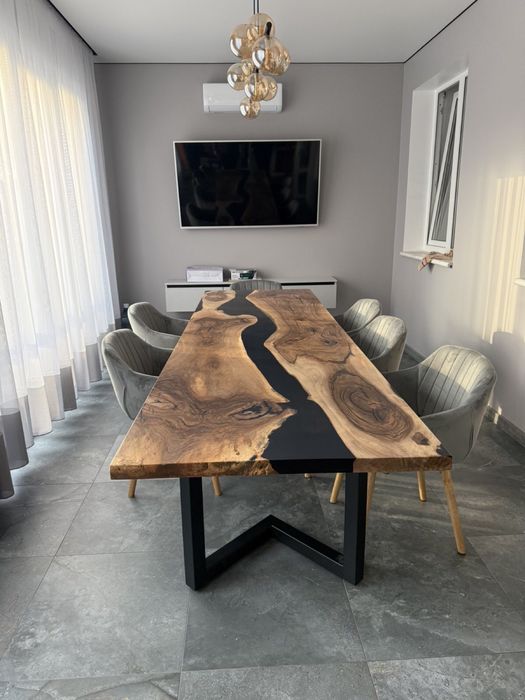 Обідні столи з натурального масиву, Слебу.