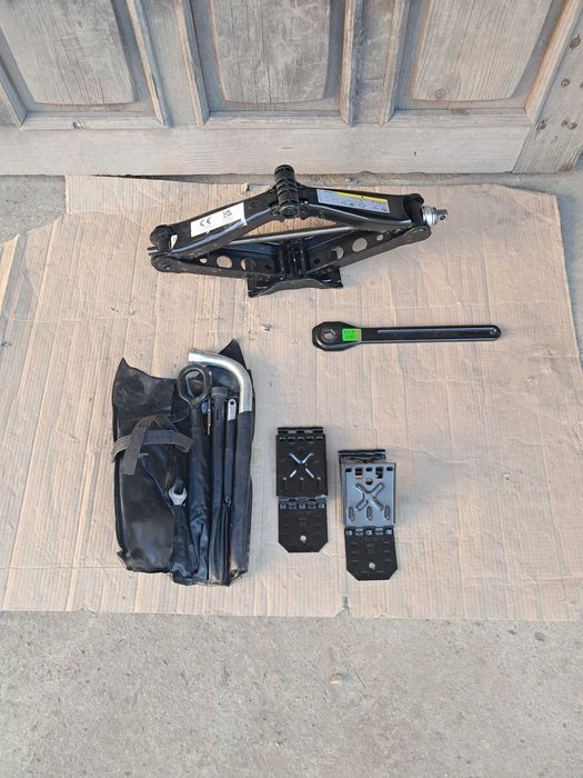 Домкрат Audi Q7 Q8 E-tron Vw Touareg