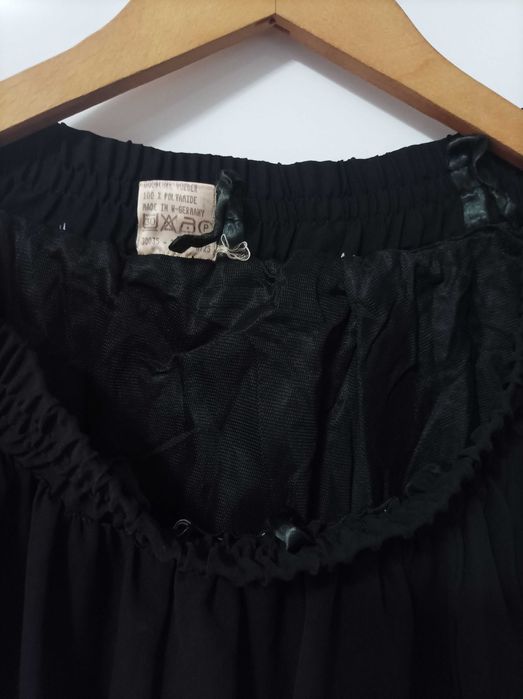 Czarna spódnica ze zdobieniami rozmiar L