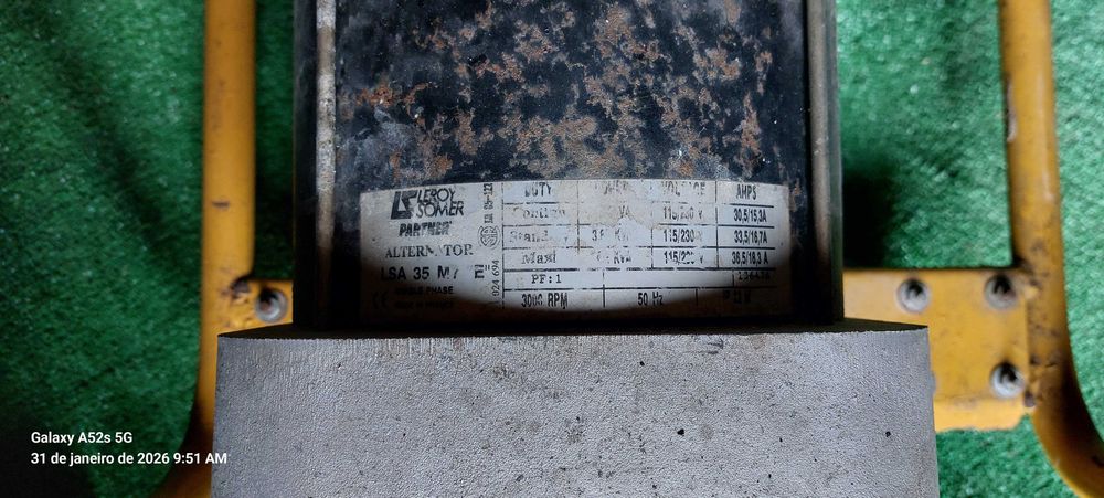 Gerador elétrico monofásico 4 KW Robin EY28