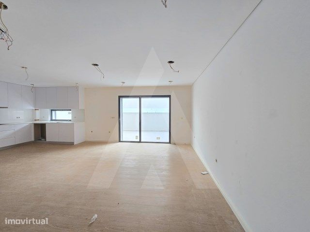 Apartamento T2 moderno - Open Space com imensa luz natura