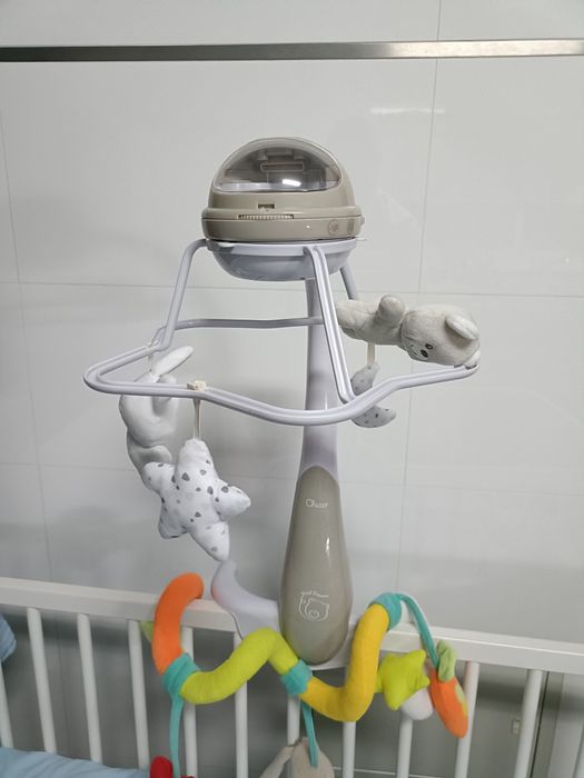 Mobile Chicco Arco-íris (como novo)