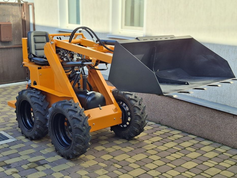 Міні навантажувач з двигуном V2, мінітрактор, мінінавантажувач