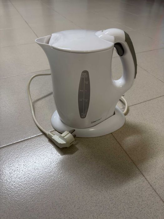 Chaleira Clatronic branca