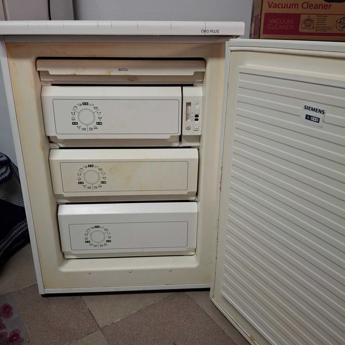 морозильна камера  Simens