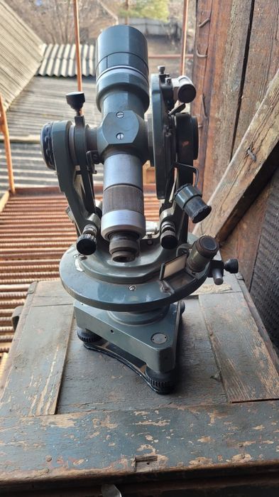 Продам нивелир Новый