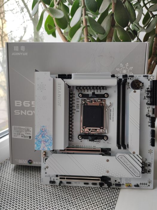 Материнська плата AMD B650M Snow Dream