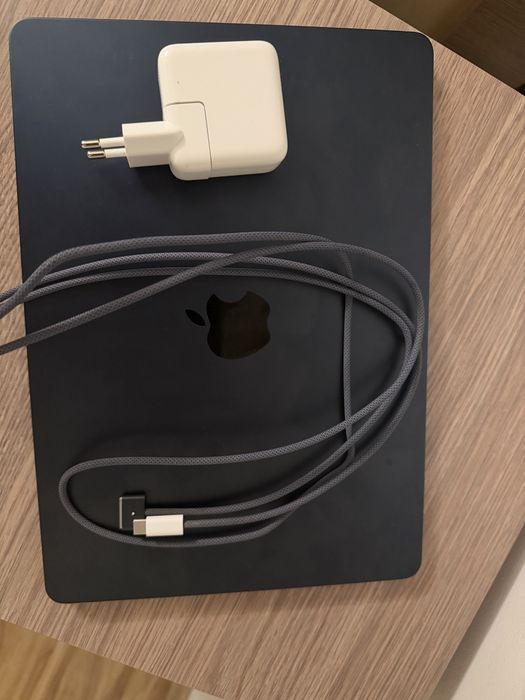 Laptop APPLE MacBook Air 13.6" Retina M2 8GB RAM 256GB SSD macOS Północ