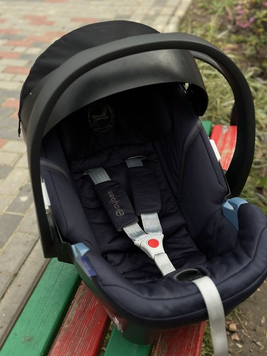 Продам автокрісло Sybex aton 5