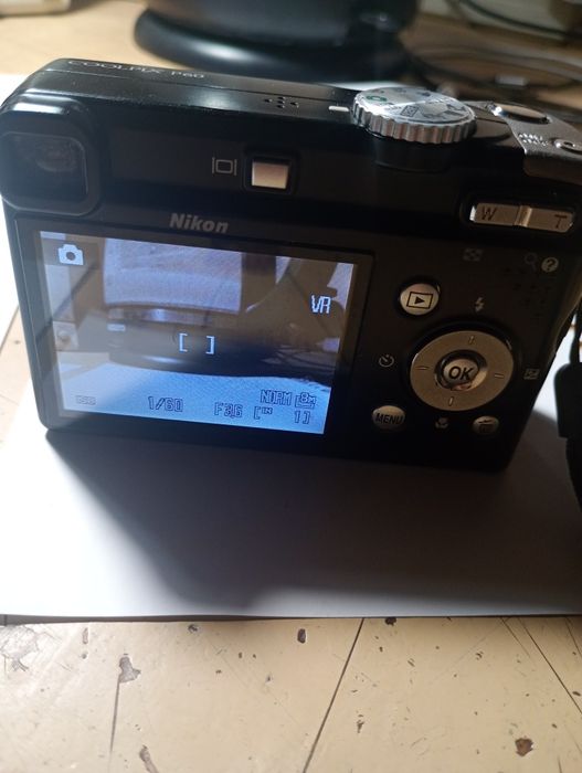 Цифровий фотоапарат Nikon coolpix P60