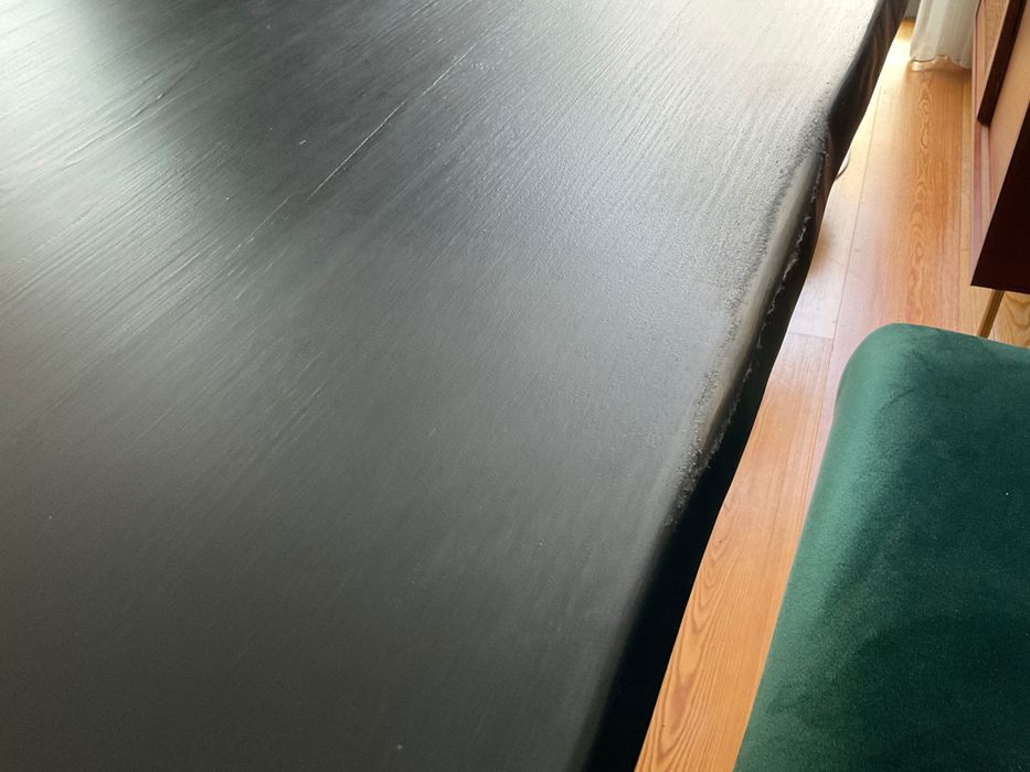 Mesa de Jantar em Madeira Maciça Feita a Mão. 1500€ (20% da compra)