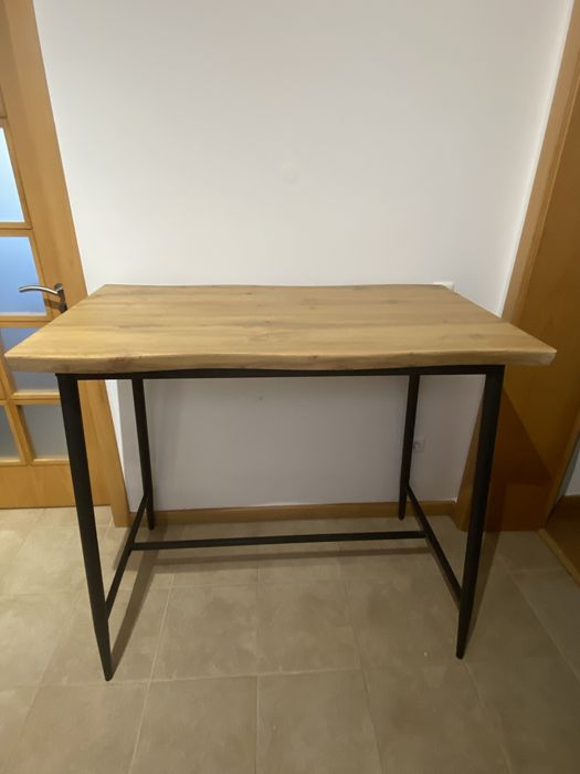 Conjunto mesa bar + 2 cadeiras altas