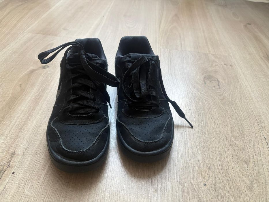 Buty damskie/uniwersalne /NIKE