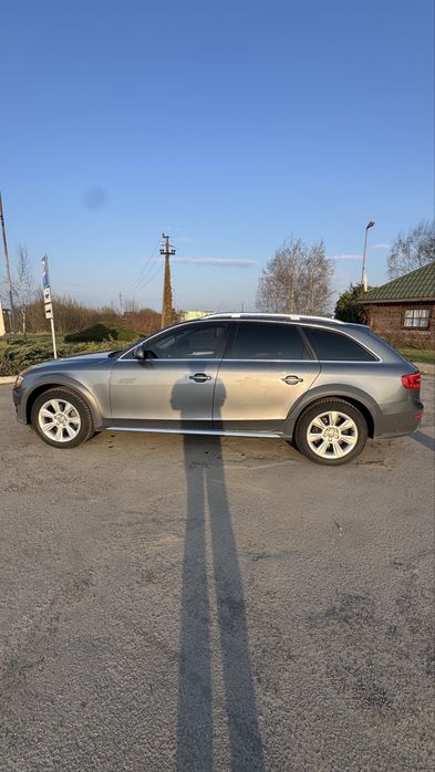 Продам автомобіль Ауді Б8 / Audi A4 Allroad 2013