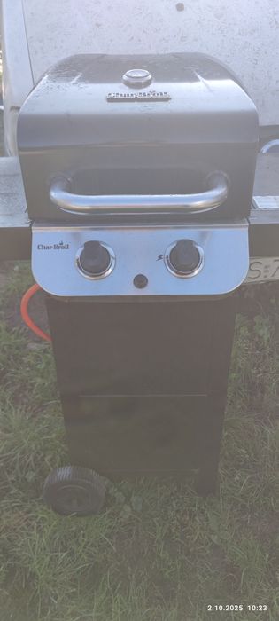 Sprzedam grill gazowy z wężem i zaworem.