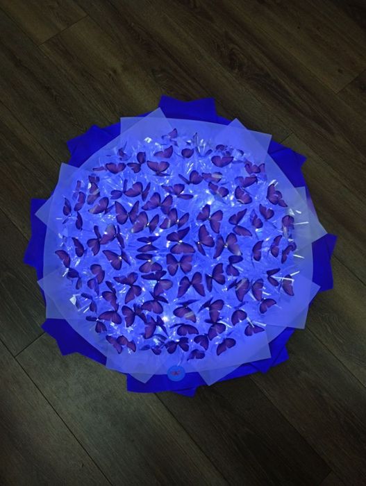 Букети з метеликів