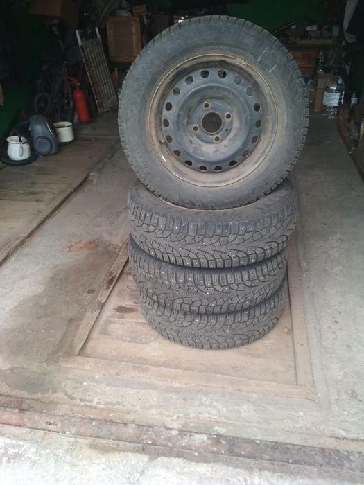 Зимові шини з дисками 195*65* R15 Нисан Тиида