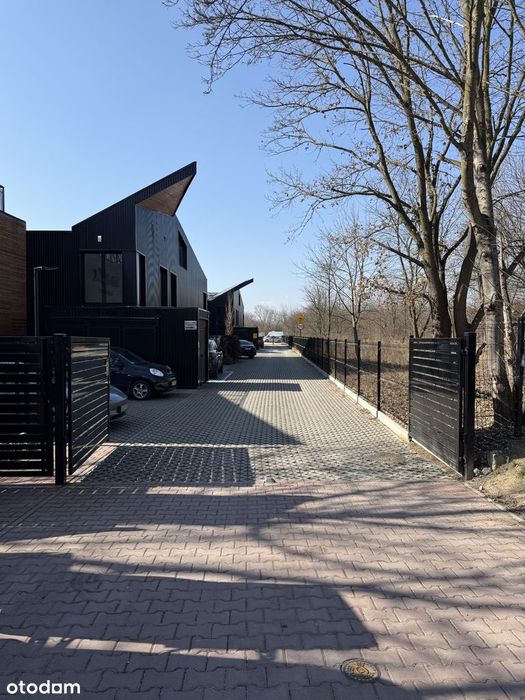 Działka ok 15 ar, utwardzona, ogrodzona pod wiele działalności - Widok 2