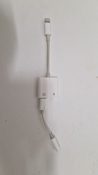 Cabo + Adaptador  para iPhone