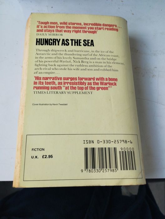 Livro "Hungry As The Sea"