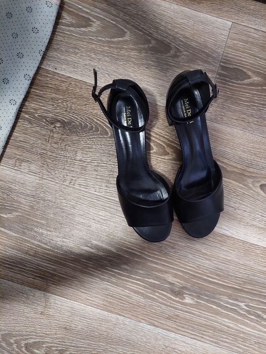 Жіночі босоніжки 43 розмір