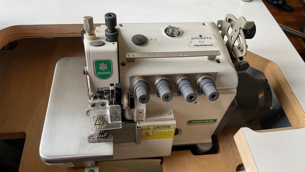 Overlock Zoje 2 igły 5 nitek