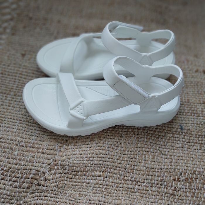 Plażowe sandałki Teva 38/39