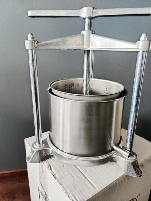 Włoska wyciskarka PRASA do owoców wina AL25 +worek