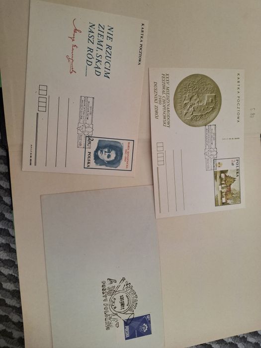 Klaser ze znaczkami pocztowymi 16 stron