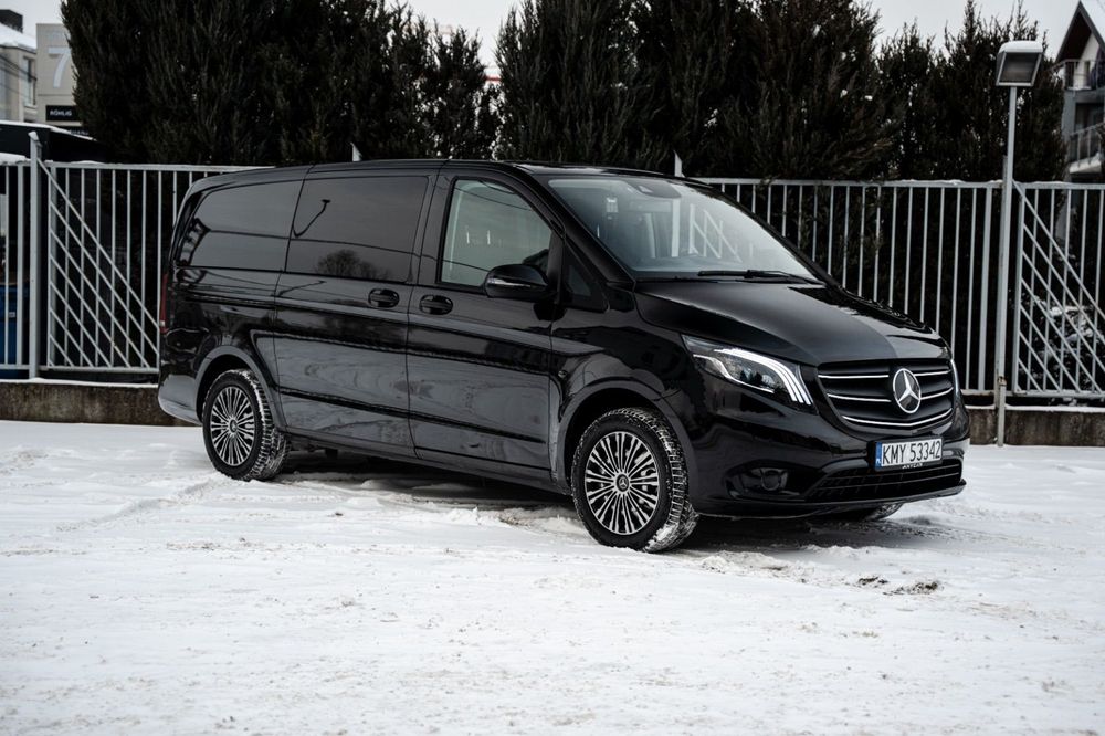 Mercedes-Benz Vito Mercedes Vito 116 CDI Tourer PRO 4MATIC | 2023 | Automat 9G | Czarny |