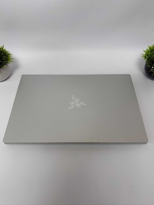Ноутбук Razer Blade 15 i7-10750H / rtx 2070 max-q 8gb / 16gb ddr4 / 512gb ssd / 15’6 4K UHD OLED Samsung