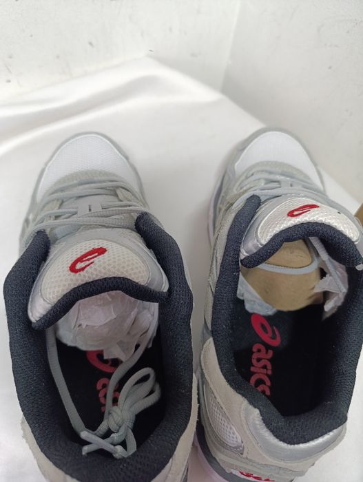 Asics Gel NYC buty sportowe nowe z metką 42