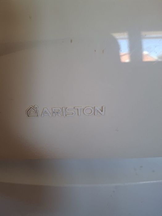 Máquina de Lavar Loiça Ariston (LIVRE INSTALAÇÃO ) - Impecável por dentro!
Máquina de Lavar Loiça Ariston (LIVRE INSTALAÇÃO ) - Impecável por dentro!