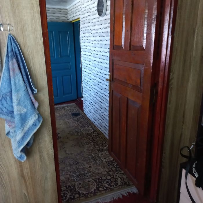 3/5 будинку та велика земельна ділянка