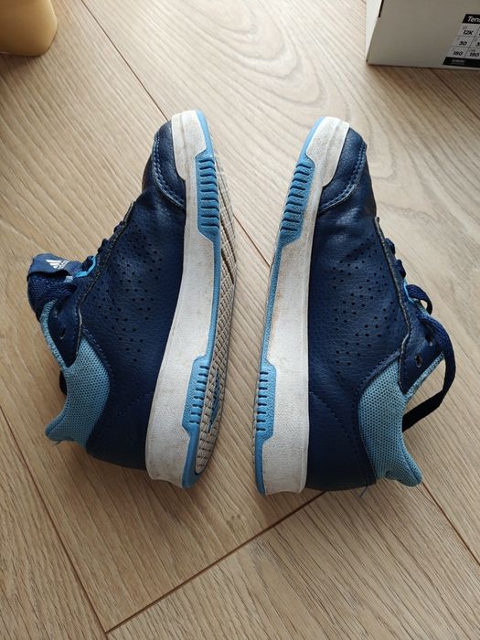 Buty sznurowane Adidas 30