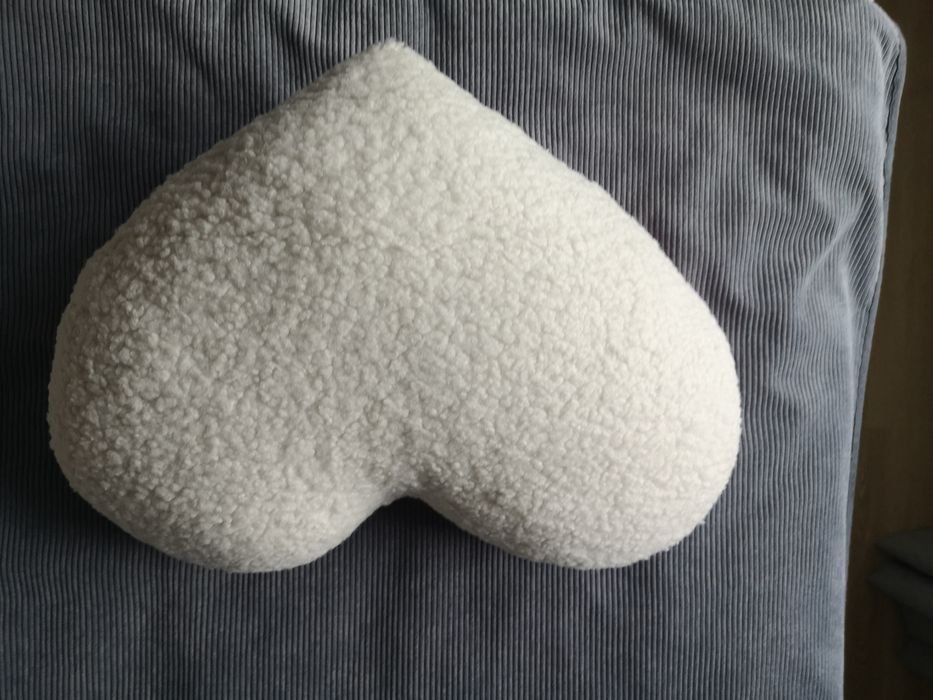 Piubello poduszka serce czerwona barankowa nowa