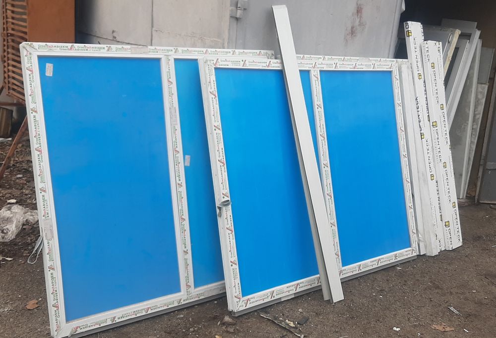 Продам металлопластиковые глухие двухсекционные окна -сэндвич панели