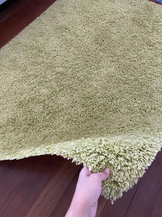 carpete verde e outra preta como nova com 1.20 por um 1.40