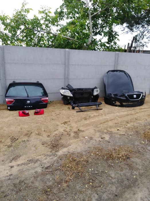 Seat Exeo klapa kompletna w kolor LC9Z